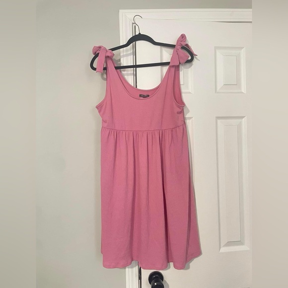 Dress - Picture 1 of 1